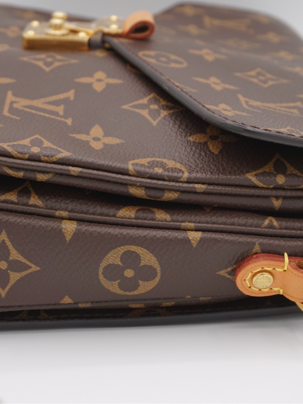 Authentic Louis Vuitton Pochette Metis Monogram Canvas Brown Bag w/ Box, DB, COA - Picture 7 of 16
